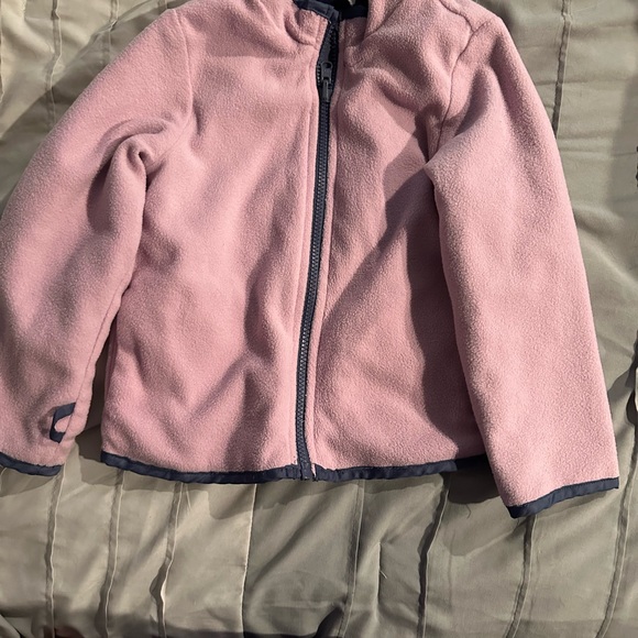 Pink fleece kids jacket. No tag, was cut out... coat in good shape. 2T or 3T. - Picture 2 of 4